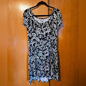 Black and white floral t-shirt dress